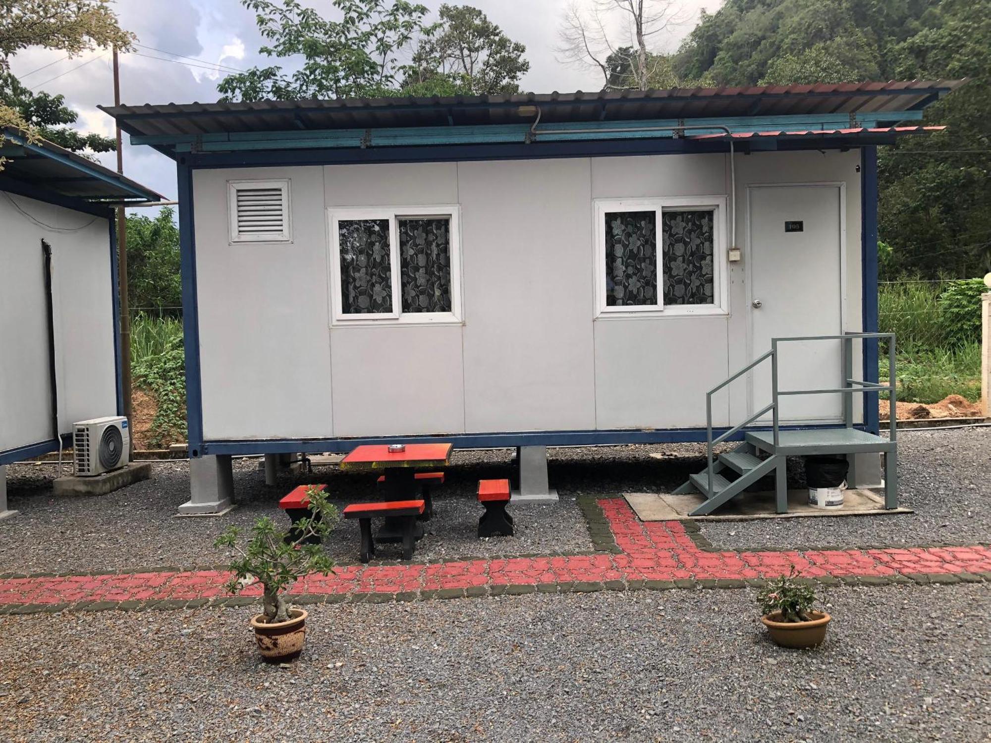 Guest House Gua Kelam Kaki Bukit Екстер'єр фото